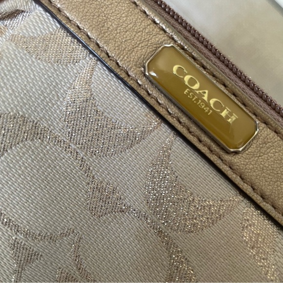Coach Classic C Medium Size Wristlet- Gold - Picture 8 of 9
